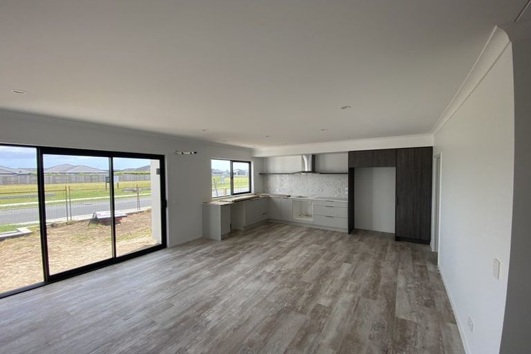 Photo of property in 3 Atutahi Lane, Papamoa Beach, 3118