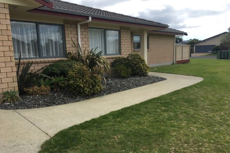 Photo of property in 14 Katerini Grove, Papamoa Beach, Papamoa, 3118