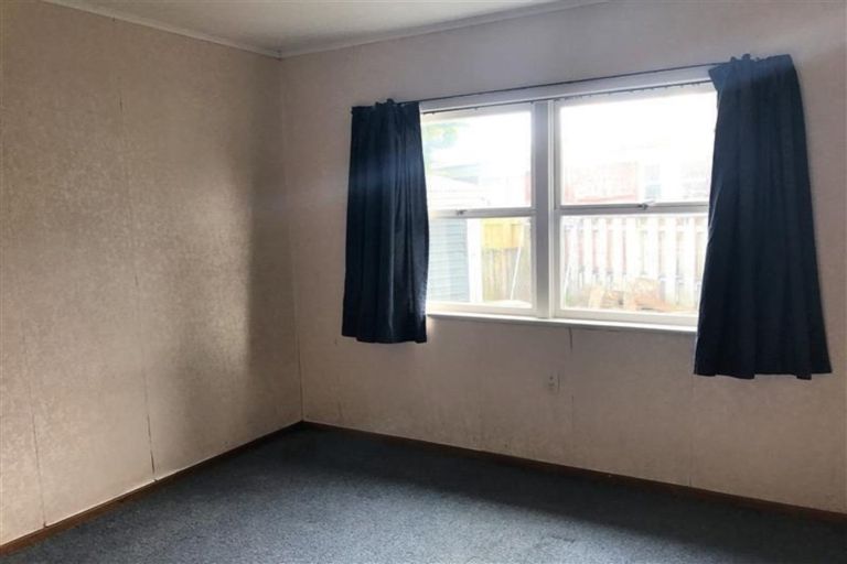 Photo of property in 31 Evans Road, Weymouth, Auckland, 2103