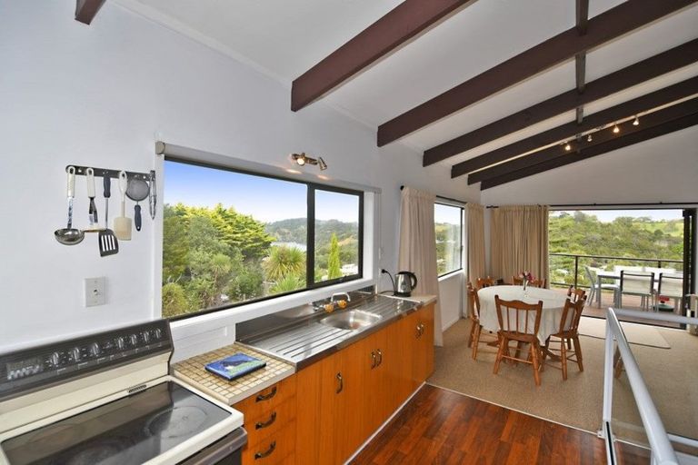 Photo of property in 3 Leigh Road, Leigh, 0985