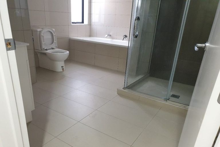 Photo of property in 50b Pinedale Place, Henderson, Auckland, 0610