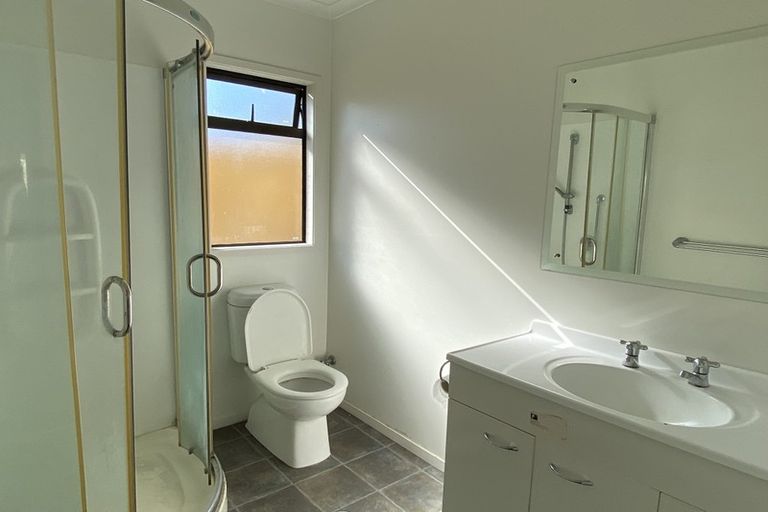 Photo of property in 2 Imrie Avenue, Mangere, Auckland, 2022