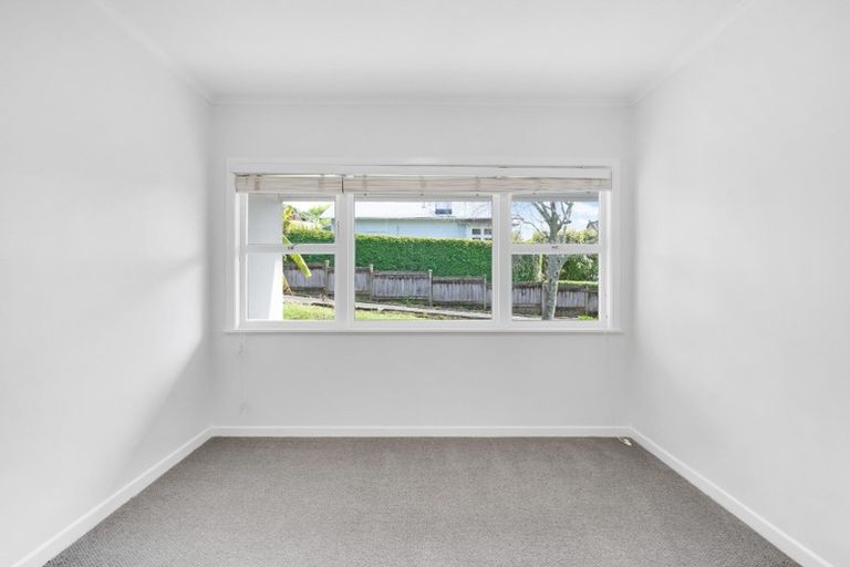 Photo of property in 1/17 Wheturangi Road, Greenlane, Auckland, 1051