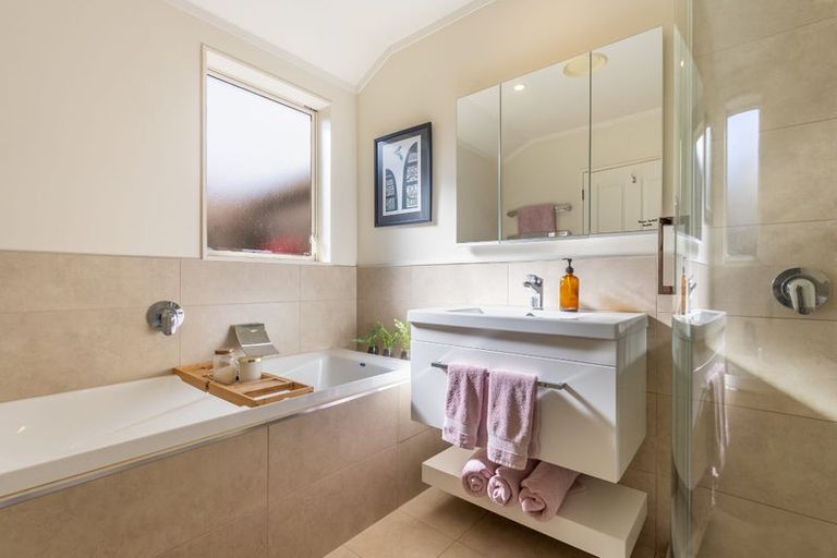 Photo of property in 196 Tutere Street, Waikanae Beach, Waikanae, 5036