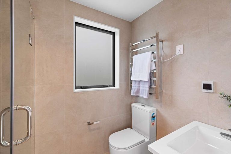 Photo of property in 20a Seine Road, Forrest Hill, Auckland, 0620