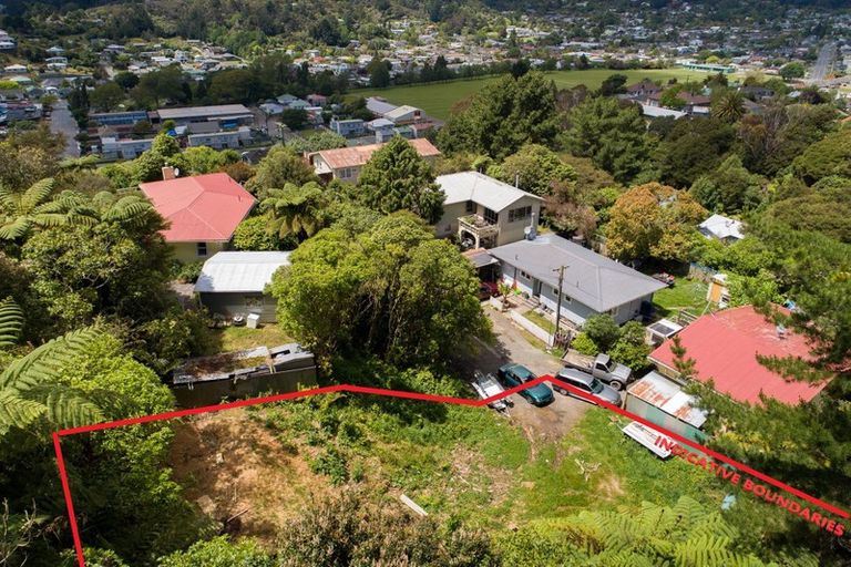 Photo of property in 11 Gribble Grove, Stokes Valley, Lower Hutt, 5019