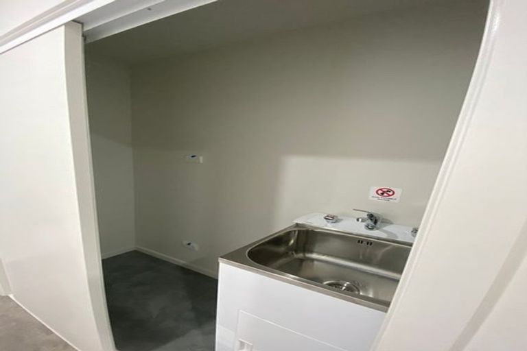 Photo of property in 6 Paina Crescent, Massey, Auckland, 0614