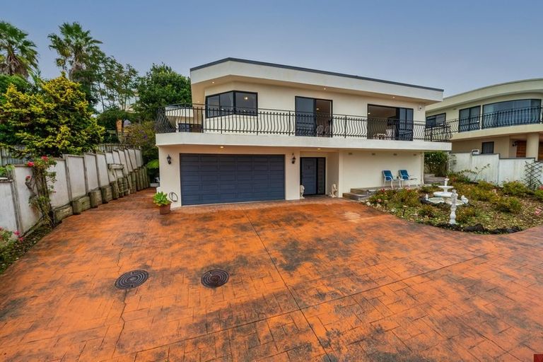 Photo of property in 1/27 Tumbridge Place, Somerville, Auckland, 2014