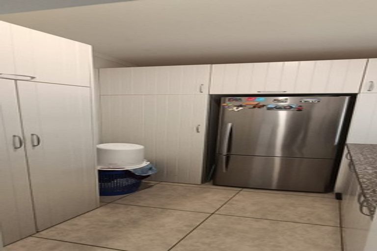 Photo of property in 105 Archibald Road, Kelston, Auckland, 0602