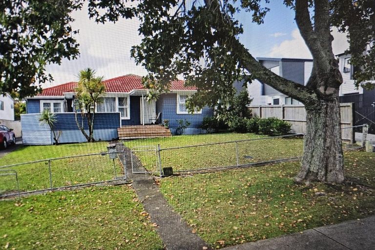 Photo of property in 7 Larissa Avenue, Henderson, Auckland, 0610