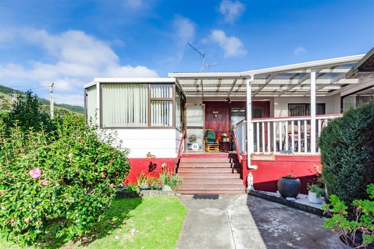 Photo of property in 62 Ruapehu Street, Paraparaumu, 5032