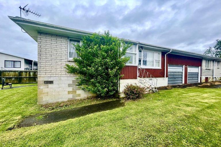 Photo of property in 5/215 Swanson Road, Henderson, Auckland, 0610