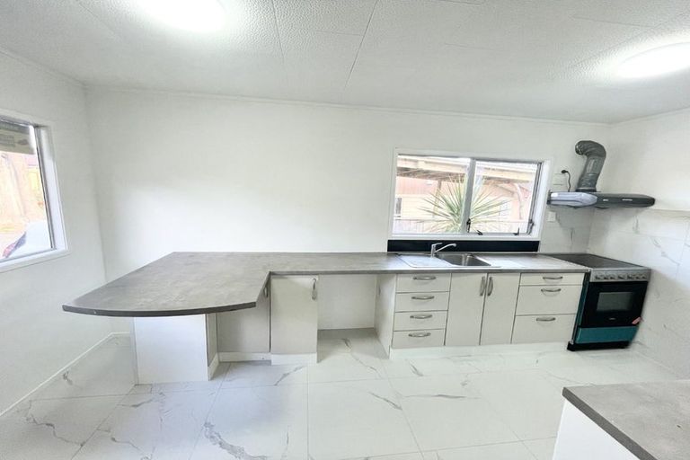 Photo of property in 116 Borich Road, Sunnyvale, Auckland, 0612