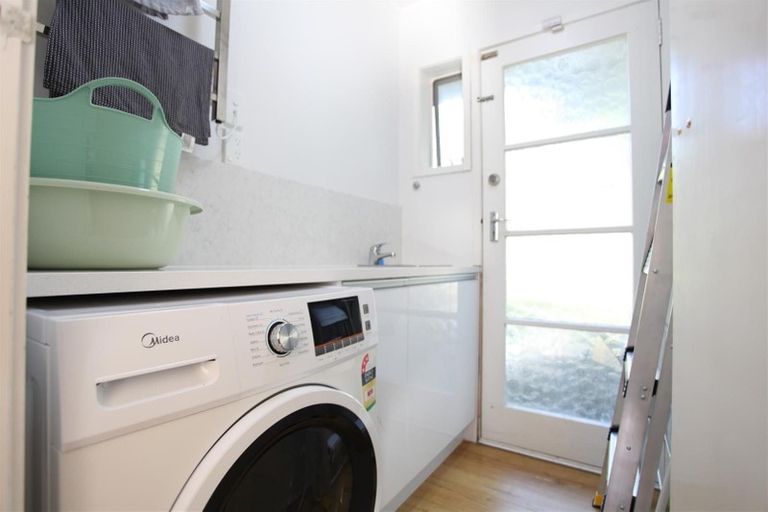 Photo of property in 1/48 Mirrabooka Avenue, Botany Downs, Auckland, 2010