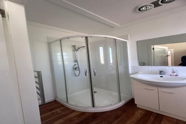 Photo of property in 73 Beach Road, Pahurehure, Papakura, 2113