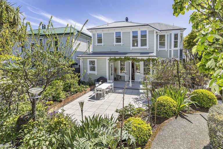 Photo of property in 89 Brougham Street, Mount Victoria, Wellington, 6011