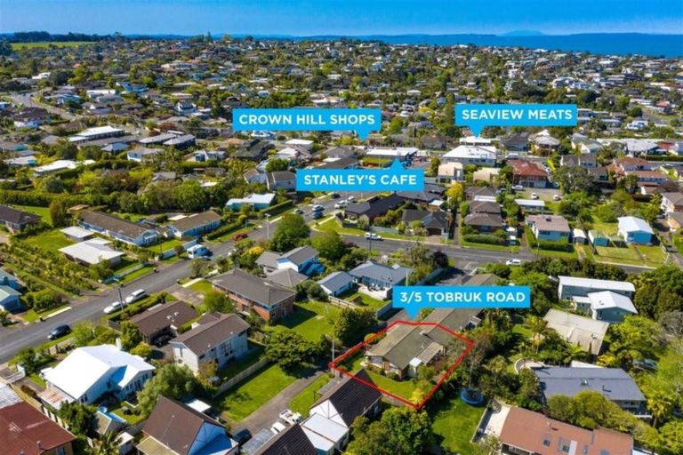 Photo of property in 3/5 Tobruk Crescent, Milford, Auckland, 0620