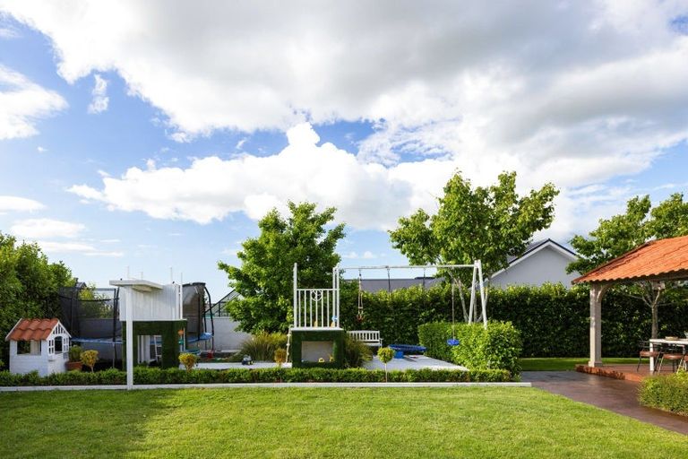 Photo of property in 83 Saint Kilda Road, Cambridge, 3434