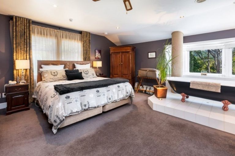 Photo of property in 19-21 Leicester Street, Picton, 7220