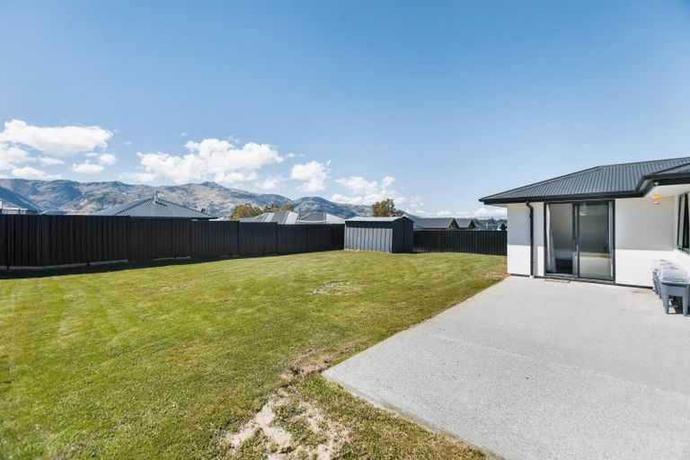 Photo of property in 10 Magpie Place, Lake Hawea, 9382