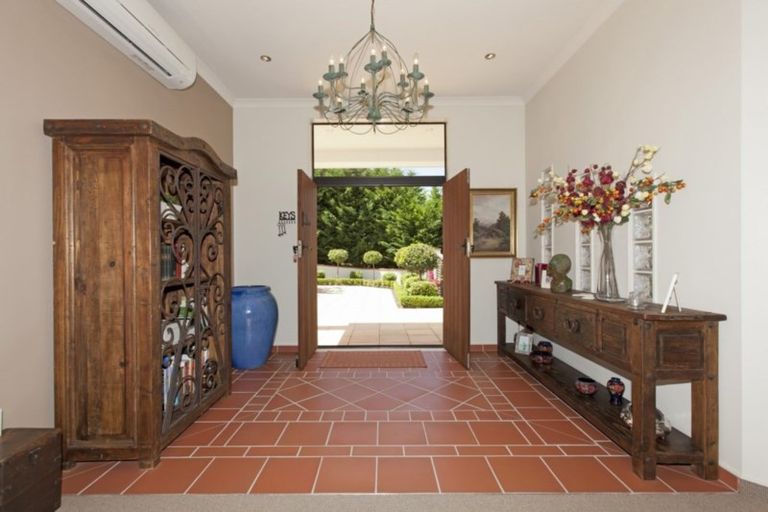 Photo of property in 16 Ventnor Drive, Paraparaumu, 5032