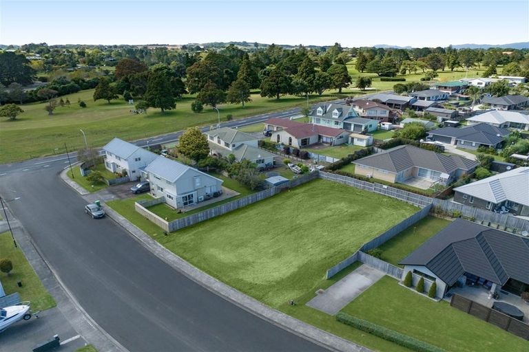 Photo of property in 66 Harbour Crest Drive, Waiuku, 2123