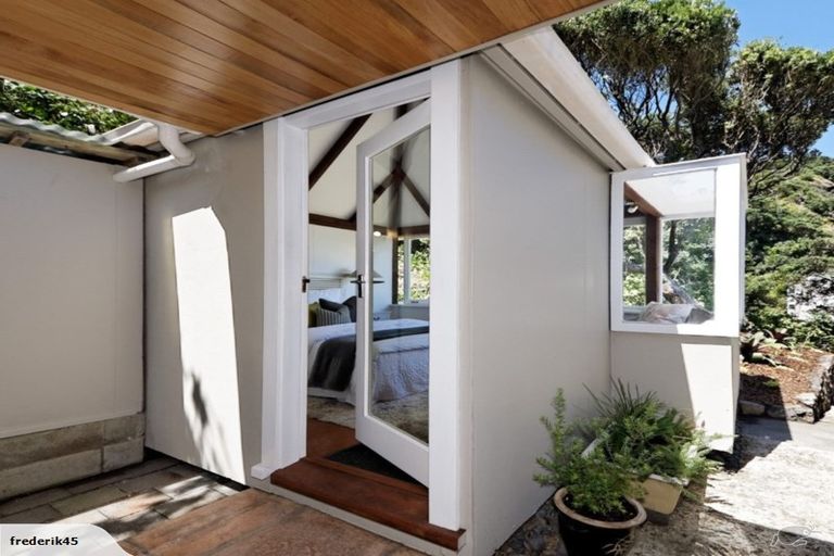 Photo of property in 35 Beach Valley Road, Piha, New Lynn, 0772