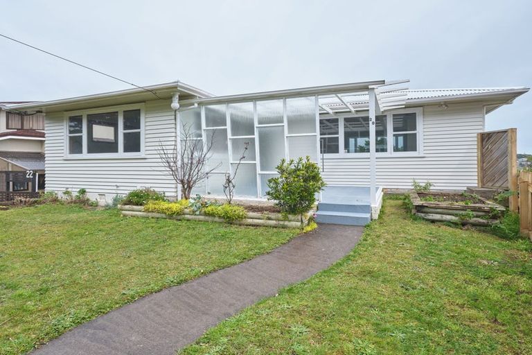 Photo of property in 20 Victoria Road, New Plymouth, 4310