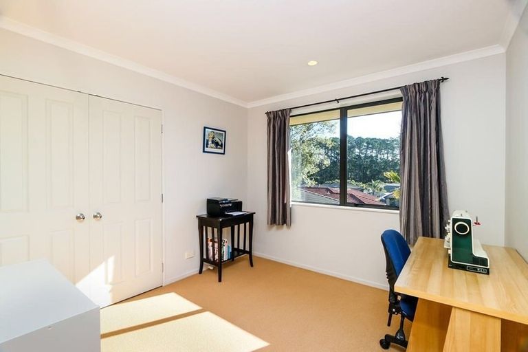 Photo of property in 6 Apsley Rise, Henderson, Auckland, 0612