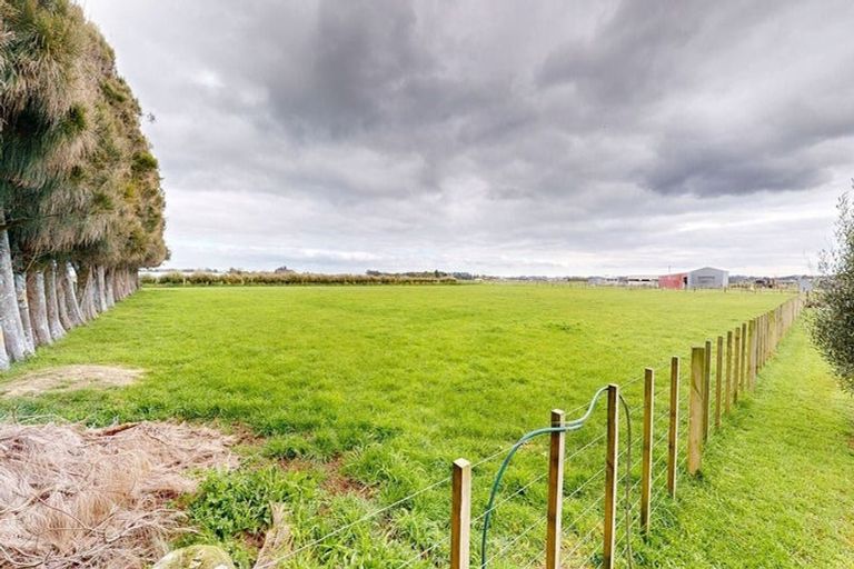 Photo of property in 25 Boulton Road, Levin, 5510