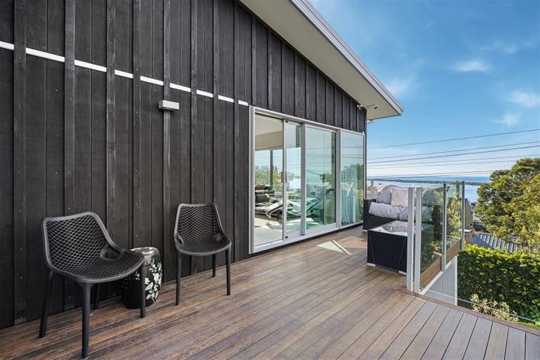 Photo of property in 74 Moncks Spur Road, Redcliffs, Christchurch, 8081