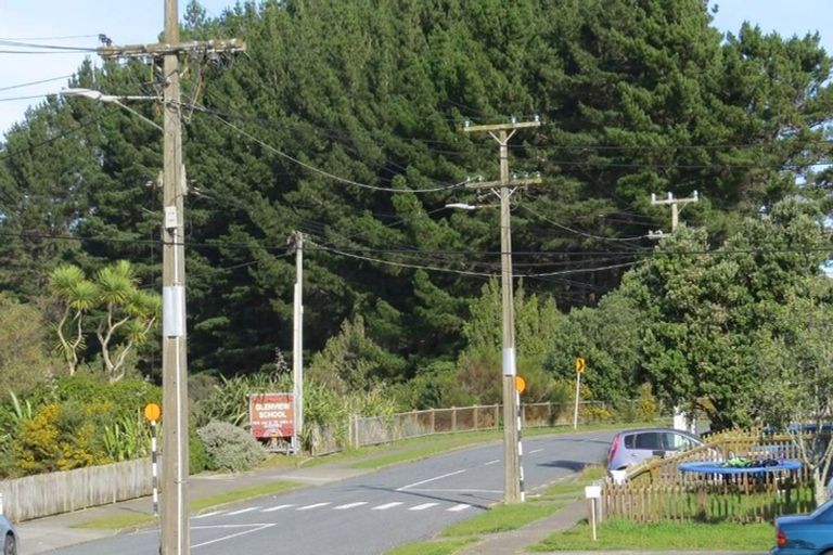 Photo of property in 141a-d Bedford Street, Cannons Creek, Porirua, 5024