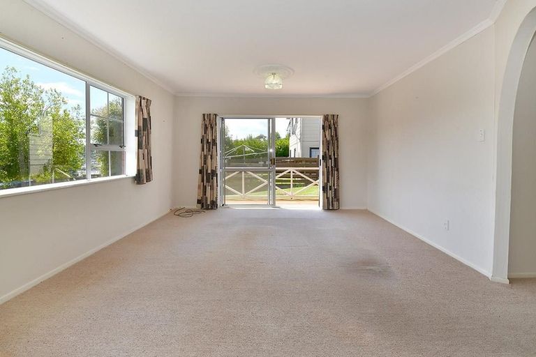 Photo of property in 2/71 Browns Bay Road, Browns Bay, Auckland, 0630