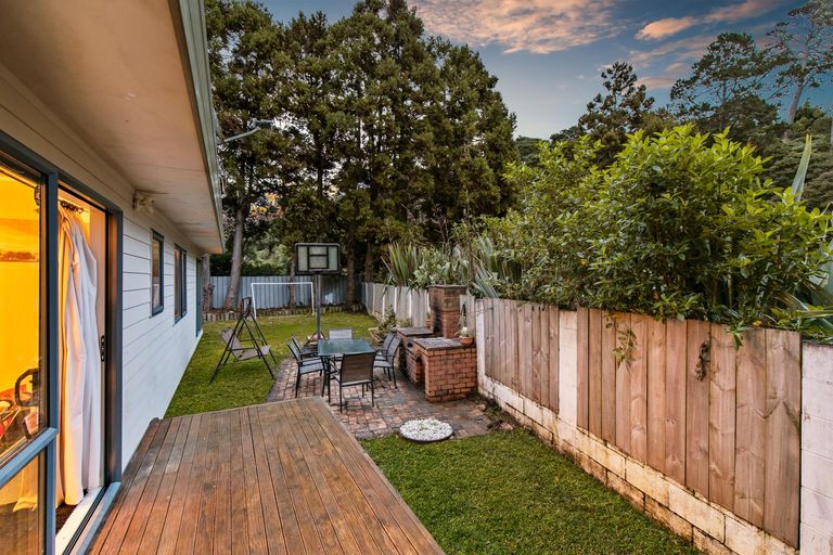 Photo of property in 44b Woodside Road, Massey, Auckland, 0614