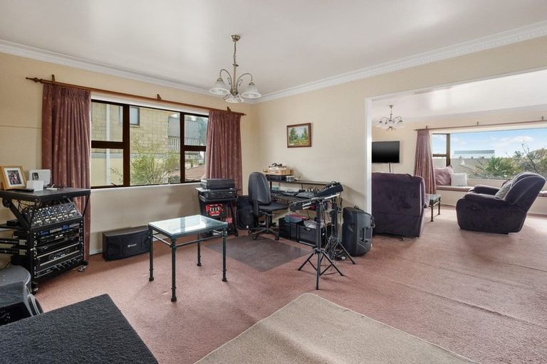 Photo of property in 94 Dickson Road, Papamoa Beach, Papamoa, 3118