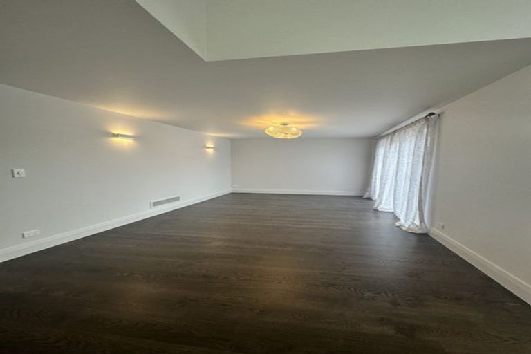 Photo of property in 50 Wairoa Road, Narrow Neck, Auckland, 0624