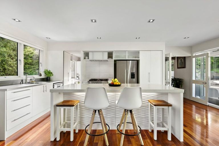 Photo of property in 5 Glentui Grove, Khandallah, Wellington, 6035