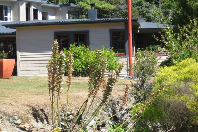 Photo of property in 32 Birch Terrace, Birchville, Upper Hutt, 5018