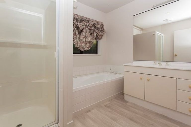 Photo of property in 1/29 Garreg Road, Fendalton, Christchurch, 8052