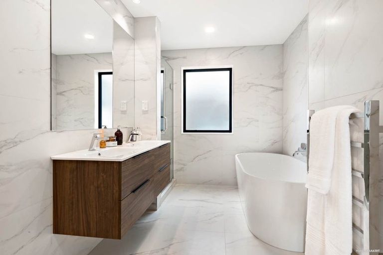 Photo of property in 21a Roseberry Avenue, Birkenhead, Auckland, 0626