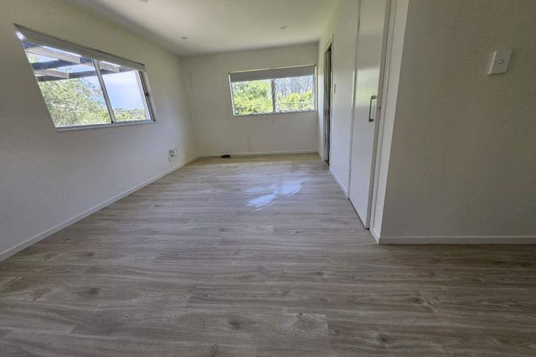 Photo of property in 69a Farquhar Road, Glendene, Auckland, 0602