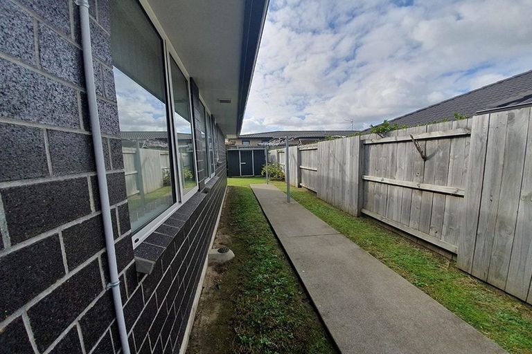 Photo of property in 61 Sunningdale Street, Wattle Downs, Auckland, 2103