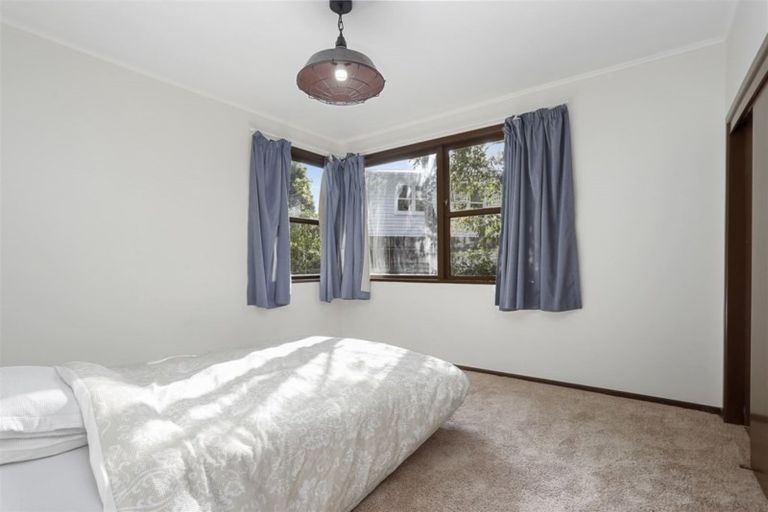Photo of property in 9 James Scott Place, Te Atatu South, Auckland, 0602