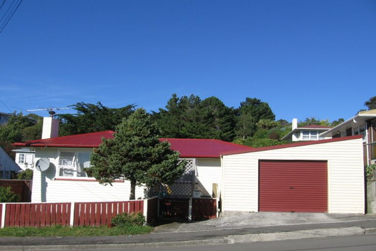 Photo of property in 26 Beazley Avenue, Paparangi, Wellington, 6037