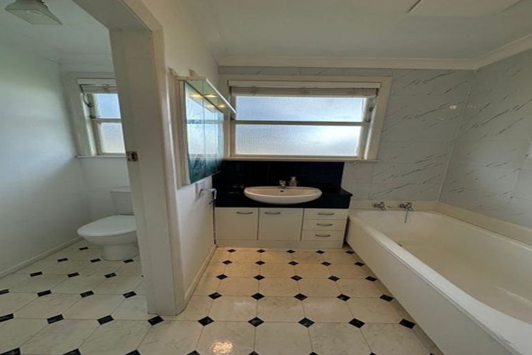 Photo of property in 77 Birmingham Street, Takaro, Palmerston North, 4412