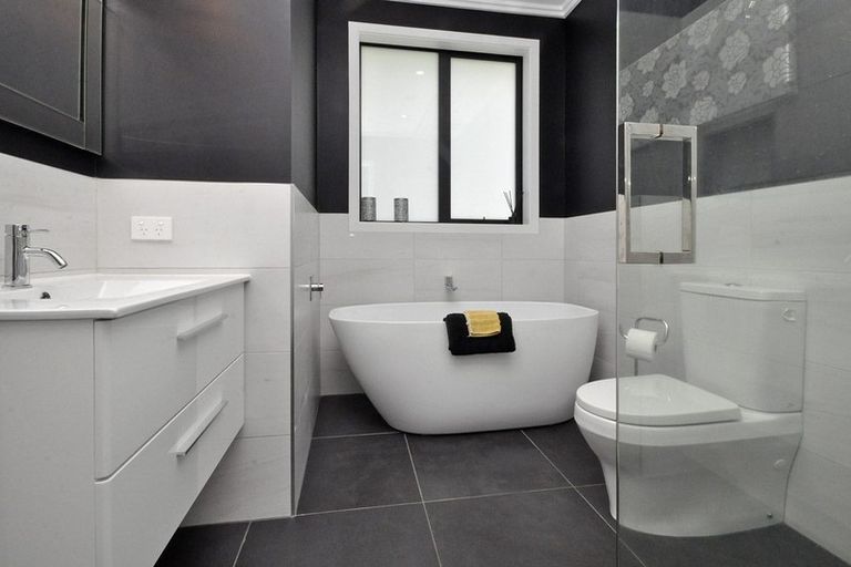 Photo of property in 8 Bellamont Street, Kumeu, 0810