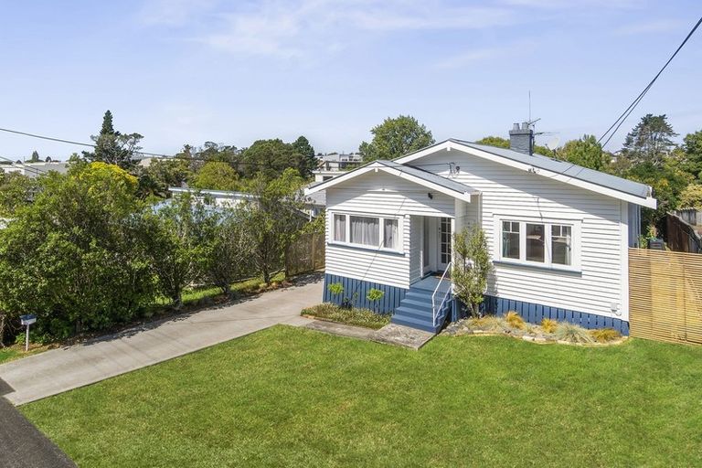Photo of property in 25 Brandon Road, Glen Eden, Auckland, 0602