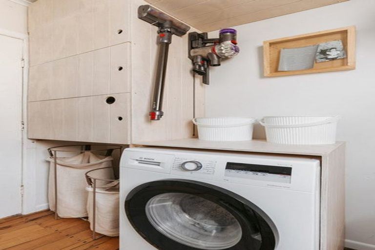 Photo of property in 21 Omokoroa Road, Omokoroa, 3114