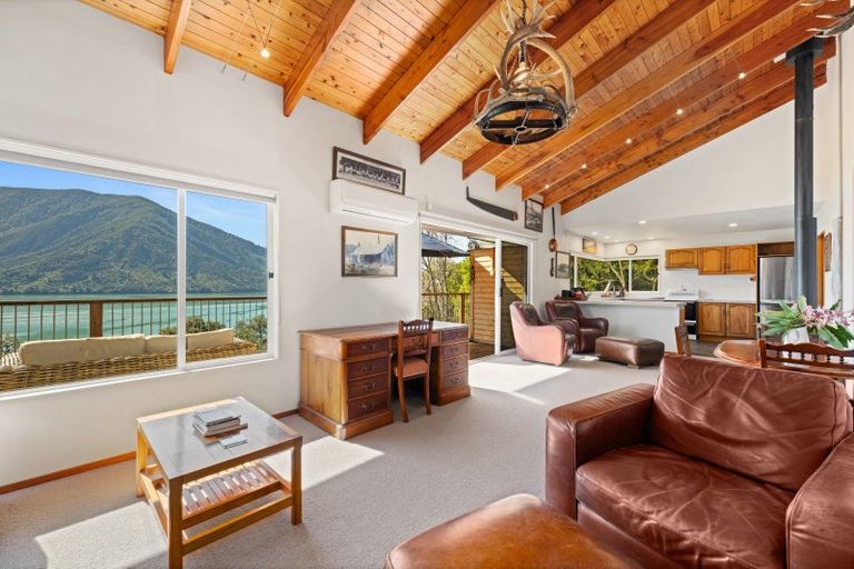 Photo of property in 674 Moetapu Bay Road, Moetapu Bay, Picton, 7282