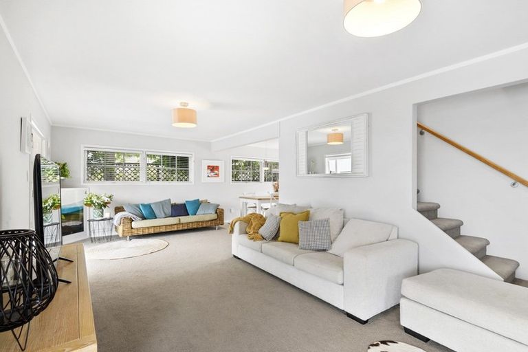 Photo of property in 2/4 Coronation Street, Belmont, Auckland, 0622